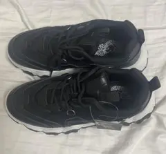 LOVE HUNTER ダッドスニーカー