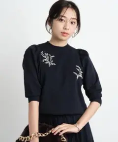 JUSGLITTY 配色ビーズ刺繍プルオーバー ネイビー