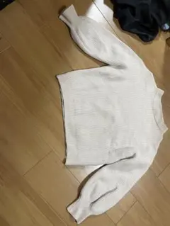 アイボリー リブ編み パフスリーブニット
