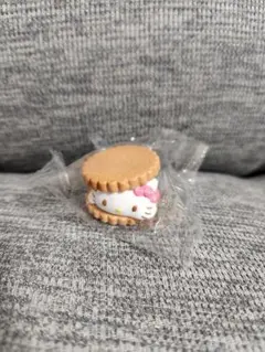サンリオ　ふにゅっとスモアサンド　ハローキティ