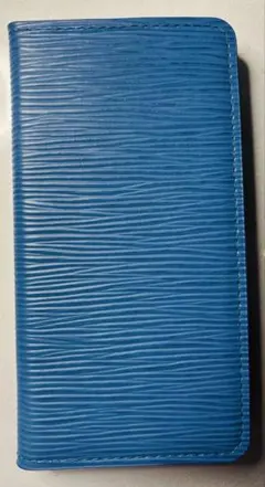 iPhone15用手帳型ケース　マグネット不使用 エンボスレザー