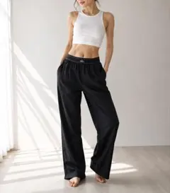 【新品】Alo Yoga パンツ ボトム ブラックS