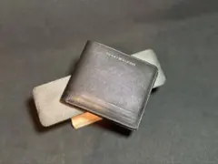 美品 TOMMY HILFIGER 二つ折り財布 黒