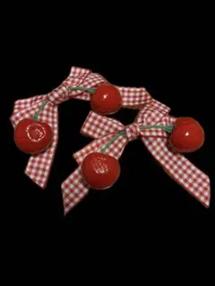 チェリーとチェックリボンのヘアピン2個セット