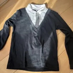 長袖シャツ Vネック サイズ120 黒