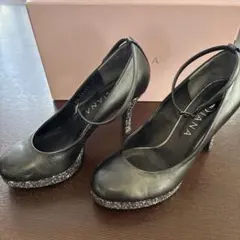 Diana ブラックレザーパンプス グリッター付き