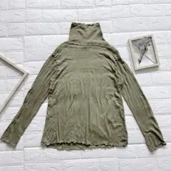 earth music&ecology　長袖カットソー　ライトカーキ　Mサイズ