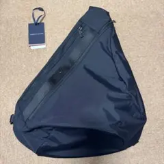 TOMMY HILFIGER コミュータースリングバッグ