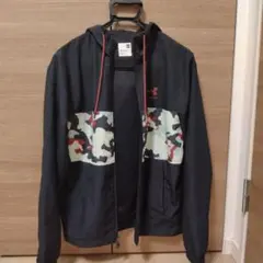 UNDER ARMOUR カモフラージュ柄ウィンドブレーカー