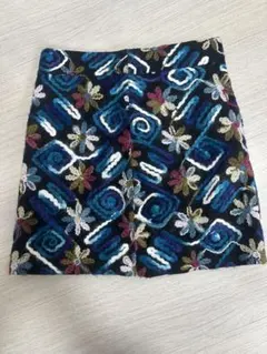 ZARA BASIC 刺繍タイトスカート
