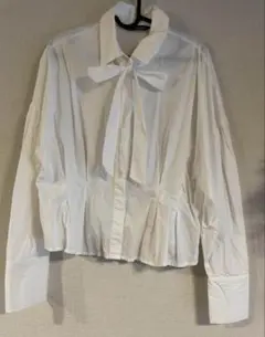 ZARA ホワイトリボン付きシャツ