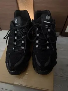 格安　Nike Shox ブラックスニーカー