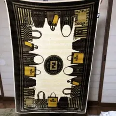 2026年最新】Fendi 毛布・ブランケットの人気アイテム - メルカリ