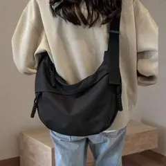 軽量 ナイロン ショルダーバッグ ブラック 大容量 斜め掛け 通勤通学 男女兼用