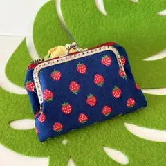 ちょっとお買い物がま口♪デニム風いちご柄