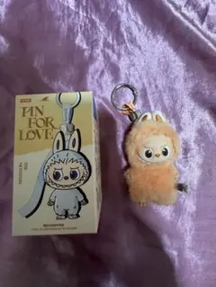 正規品 LABUBU PIN FOR LOVE イニシャルJ - メルカリ