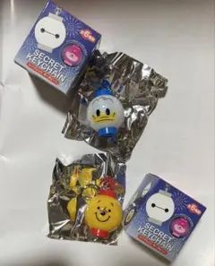 ディズニーストア ドナルド・プーさん 提灯シークレットキーチェーン2個セット