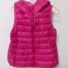 美品 UNIQLO 中綿ライトダウンベスト 120