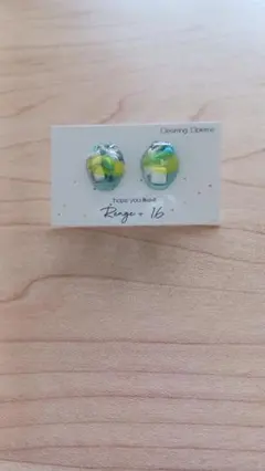 透明樹脂ピアス