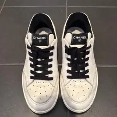 CHANEL ホワイトスニーカー42のサムネイル
