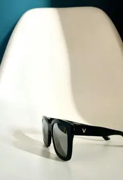 GENTLE MONSTER サングラス ブラックのサムネイル
