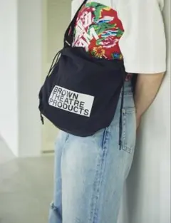 シアタープロダクツ ステッカーラベル NYLONショルダーバッグ ブラック