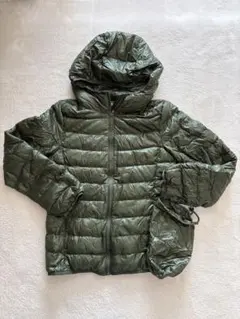 ユニクロ　ウルトラライトダウン　オリーブグリーン