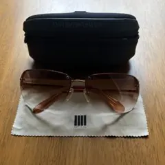Emporio Armani サングラスのサムネイル