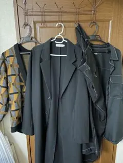 黒のオーバーサイズシャツ