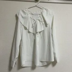 GU フリル付きホワイト長袖シャツ