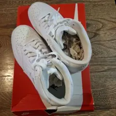 最終値下げ！新品タグ付き！NIKE COURT VISION MID スニーカーのサムネイル