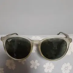RAY-BANのサングラス