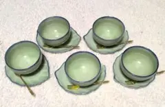 【新品未使用】貫入と呼ばれる細かいひびの入った青磁湯呑みと受け皿の5個セット