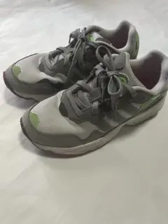 アディダス オリジナルス スニーカー スリーストライプ グレー グリーン