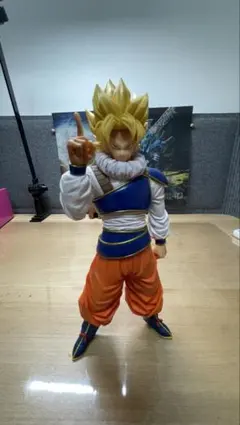 ドラゴンボールレジェンズ　孫悟空 超サイヤ人 フィギュア