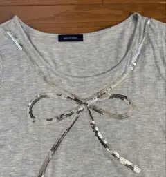 pour la frime スパンコールリボン 半袖Tシャツ グレー