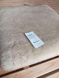 ムートン短毛裏無しクッション　SheepHouse 40×40cm　アイボリー