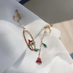 No.535 アンティークレッドローズアシメイヤリング 韓国 量産型 薔薇 上品