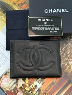 ★美品★CHANELシャネル　二つ折り財布（箱・カード付き）