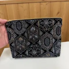 インド刺繍　大きめファスナーポーチ　ブラック