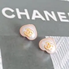 シャネル ボタン ピアス