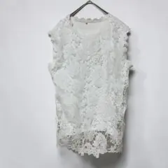 《ノーブランド》美品　レース ノースリーブトップスカットソー3XLホワイト　上品