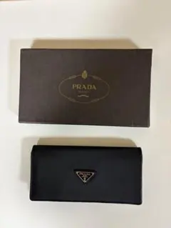 PRADA財布