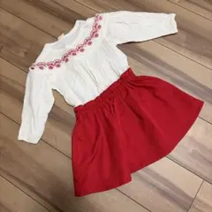 ムージョンジョン　赤と白のワンピース