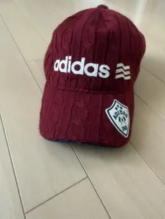 adidas ワインレッド ケーブルニットキャップ