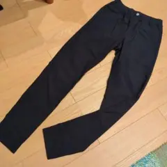 【新品】GU　黒　パンツ　ストレッチ　160