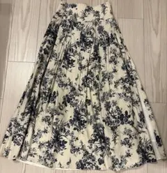 LILY BROWN花柄フレアスカート