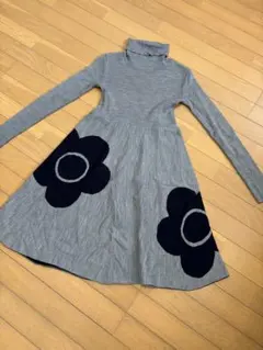 マリークワント　デイジー柄ニットワンピース　グレー