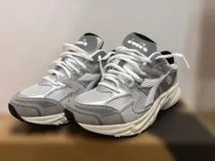 diadora グレー スニーカー