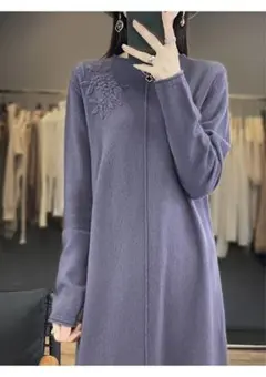 値引き可　チャコールグレー　刺繍入り ニットワンピース Mサイズ写真2が実物撮り